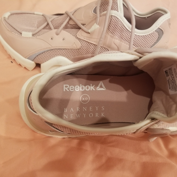 Reebok Unisex Tennis shoes women(101/2)- Men(81/2) - Picture 3 of 7